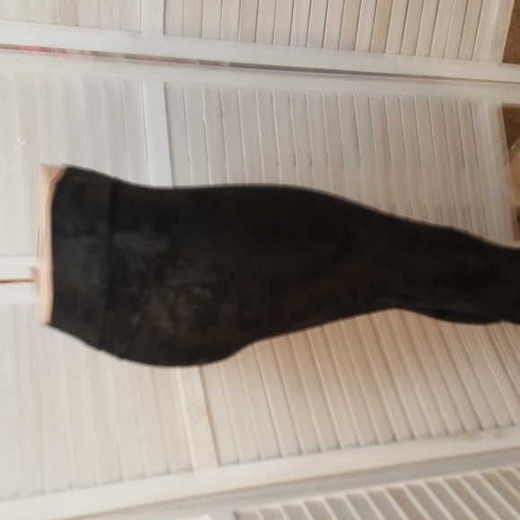 Pioneer Rose Women Velvet Pants - Picture 3 of 7